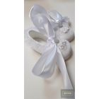 Lafel fehér, kocsicipő/szatén masnis ,kislányos